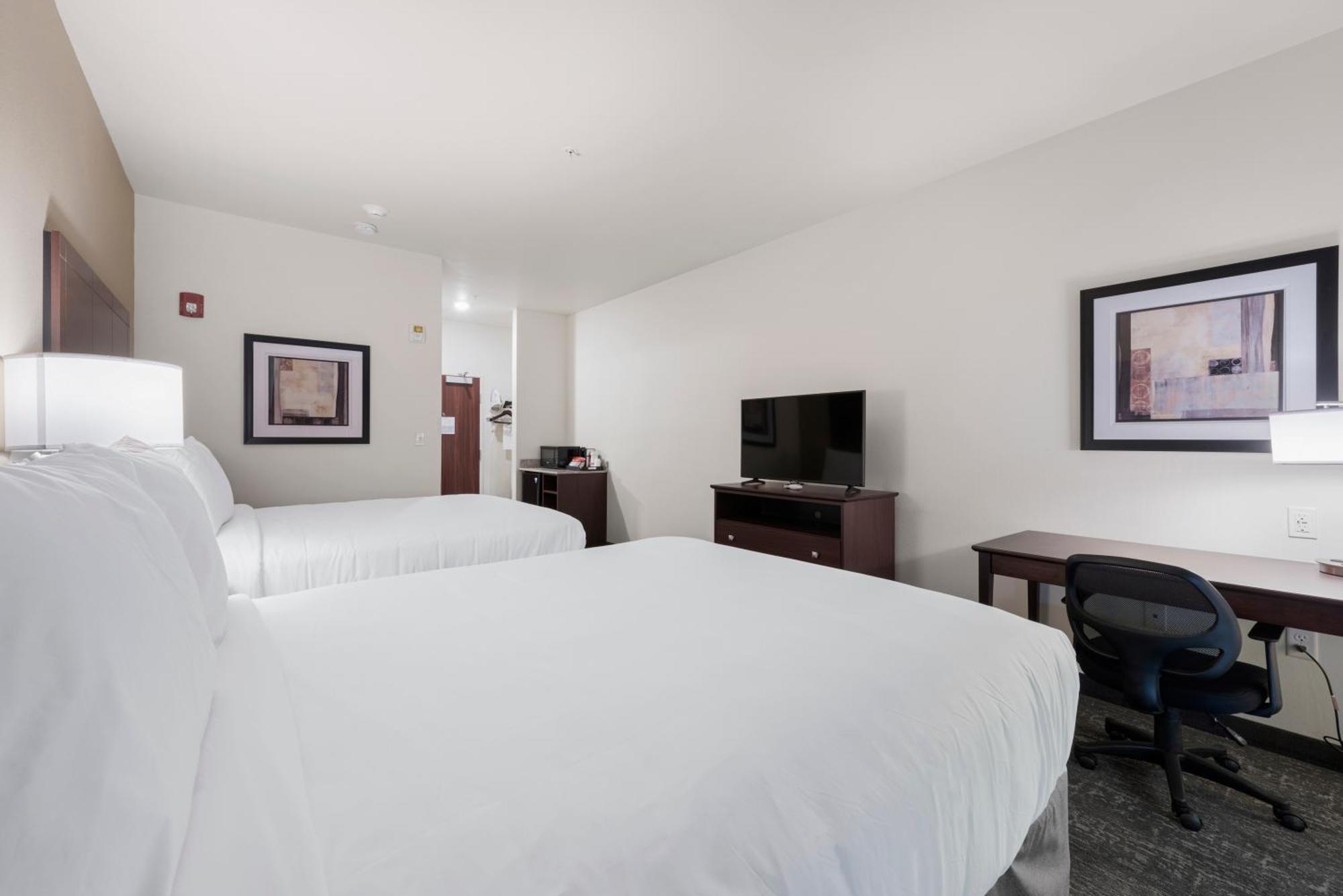 Cobblestone Hotel & Suites - Bellefontaine Esterno foto