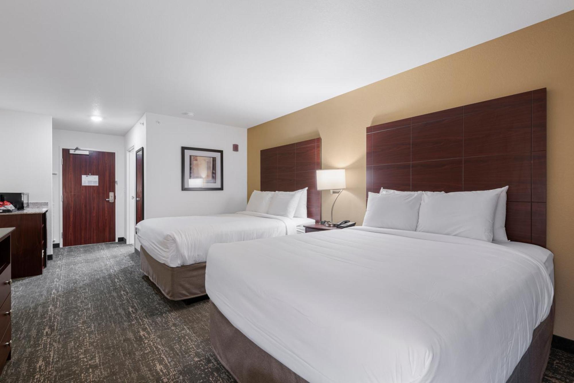 Cobblestone Hotel & Suites - Bellefontaine Esterno foto
