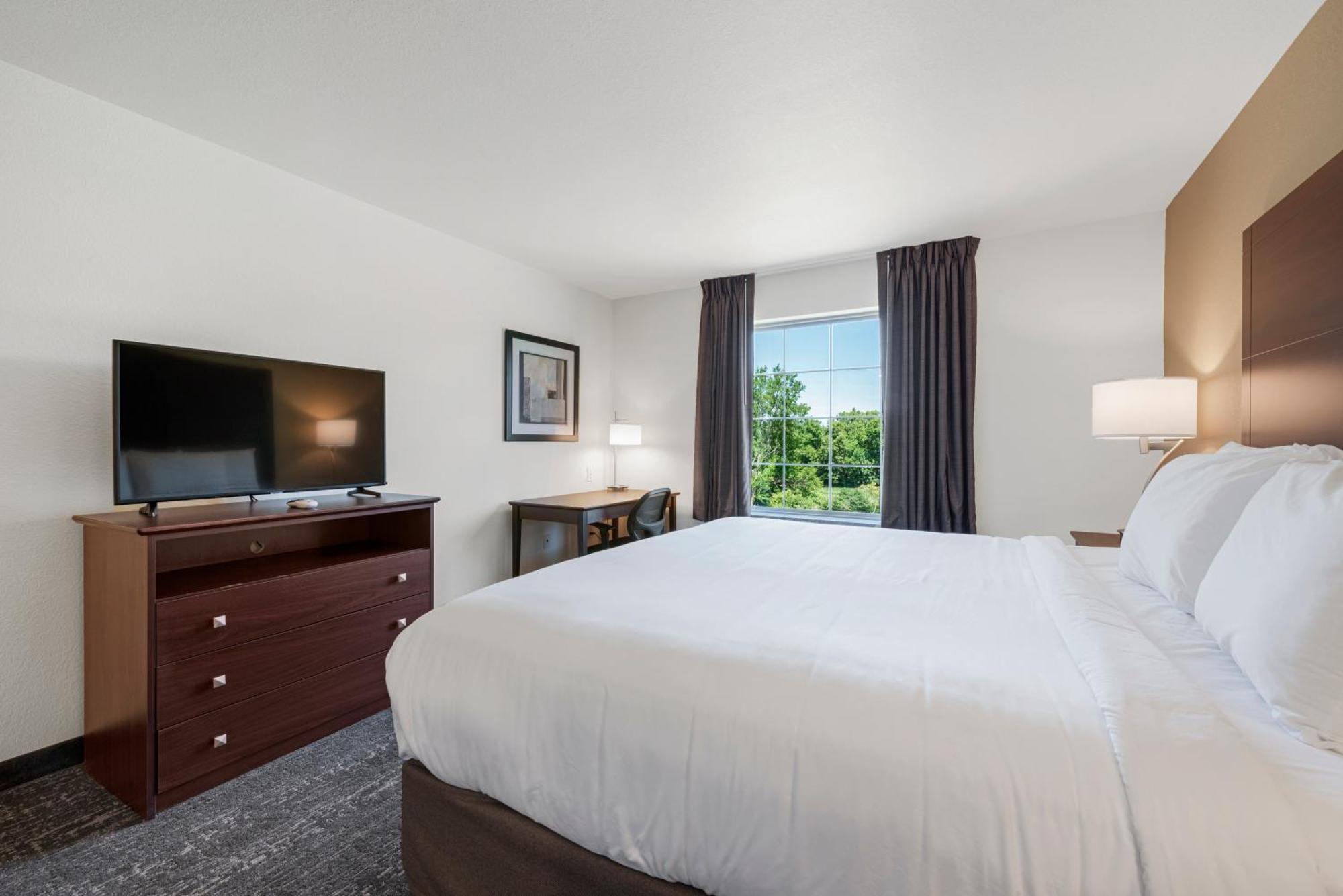 Cobblestone Hotel & Suites - Bellefontaine Esterno foto